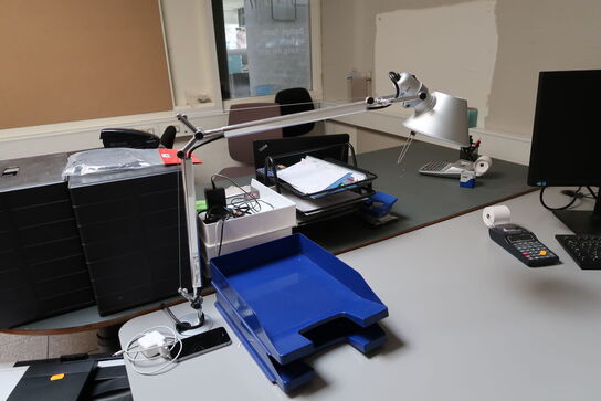 El. hæve/sænke skrivebord uden indhold samt skuffemodul og kontorstol