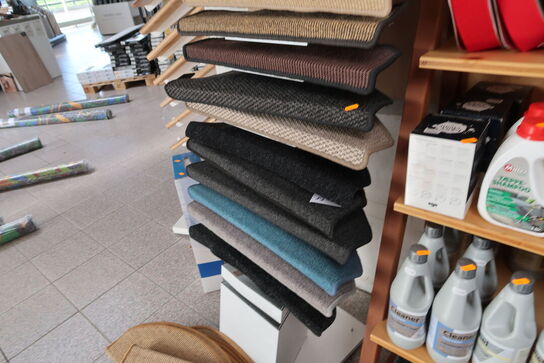 Stativ med div. Trappetæpper