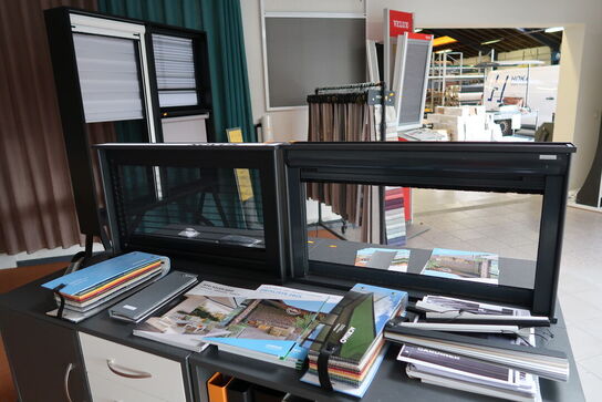 4 stk. reoler med indhold