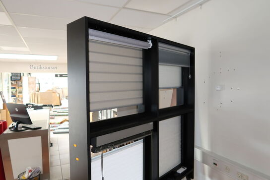 Stativ med div. Markiser m.m.