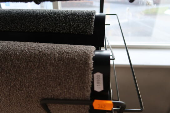 Hylde med dørmåtter