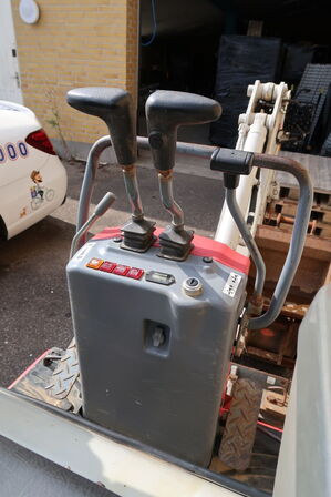Minigraver TAKEUCHI TB210R