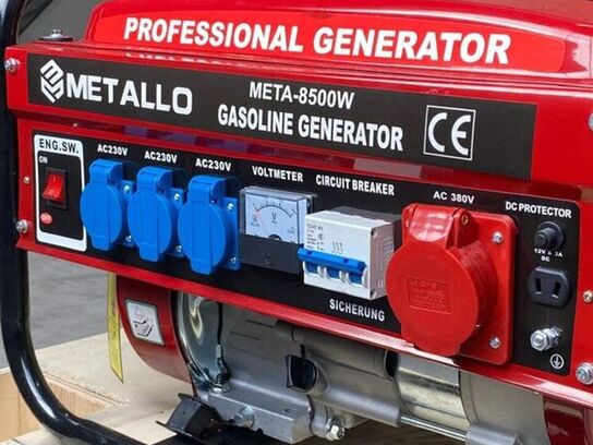 Generator med 7 hk benzin motor.
