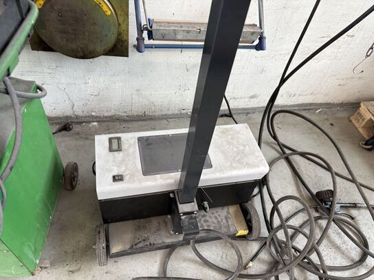 Forlygtetester & værktøjsrensestation