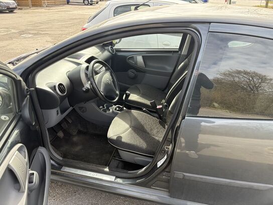 Personbil PEUGEOT 107 1.0 l 5D 68 HK
