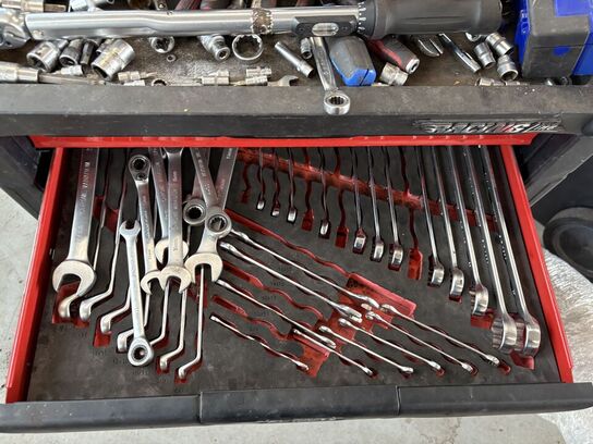 Værkstedsrullebord med indhold KS TOOLS