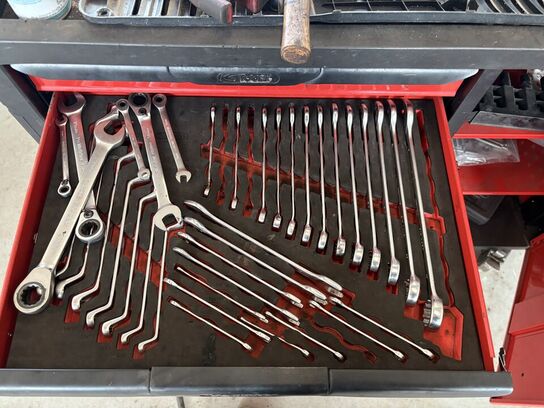 Værkstedsrullebord med indhold KS TOOLS