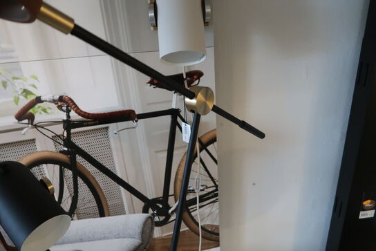 Gulvlampe LE KLINT Carronade