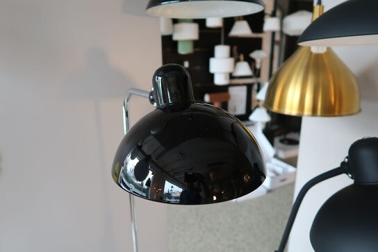 Gulvlampe FRITZ HANSEN KAISER IDELL 6556 Sort