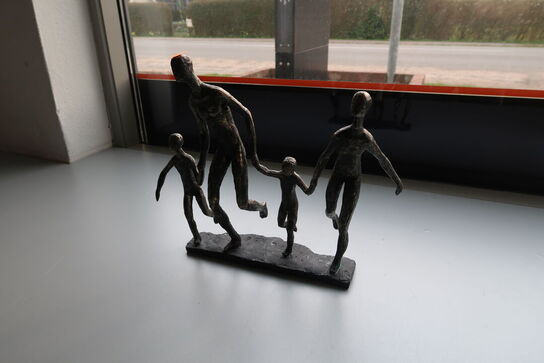 Skulptur "Familie Hånd i Hånd"