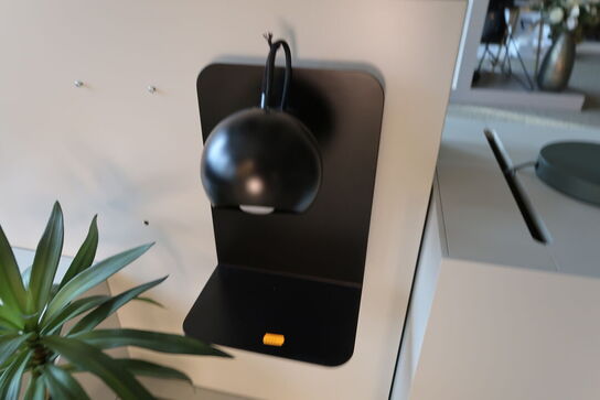 Væglampe FRANDSEN Ball M/USB Matsort