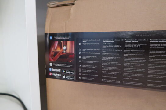 Loftlampe PHILIPS HUE Cher Black