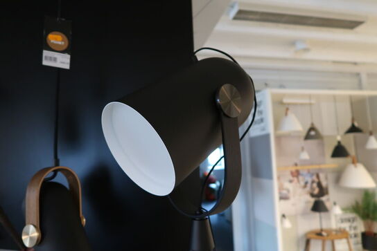 Gulvlampe LE KLINT Carronade