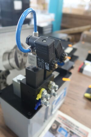 Hydraulisk låse/styrenhed GERARDI