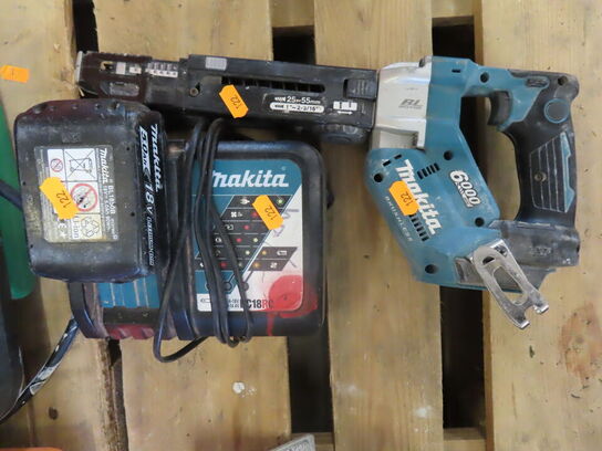 Skrueautomat, Batteri og oplader - MAKITA DFR551