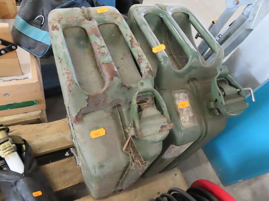 2 stk Jerrycans / Benzin dunke