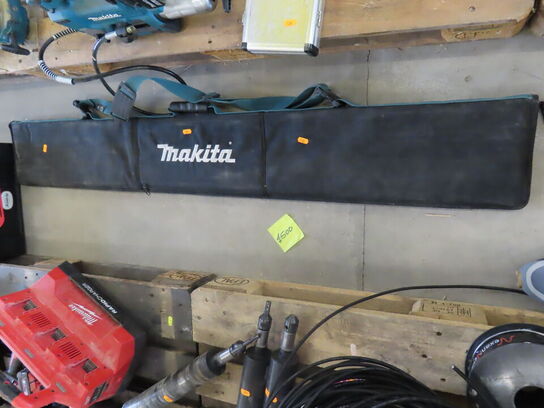 Dyksav, et stk batteri og skinne i taske - MAKITA DSP600