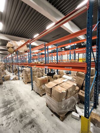 Pallereol 7 fag uden indhold plus 2 vanger