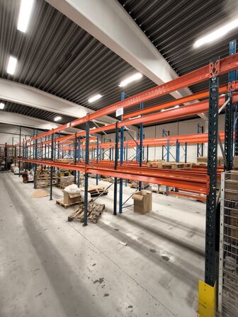 Pallereol 7 fag uden indhold plus 2 vanger