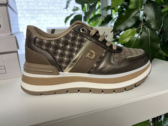 Damesko Sneakers str. 38