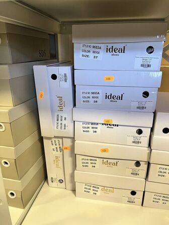 4 par støvler i blandet størrelser