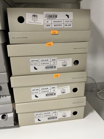 4 par støvler i blandet størrelser