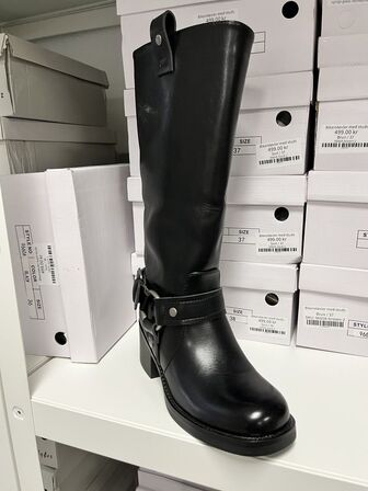5 par støvler i blandet størrelser