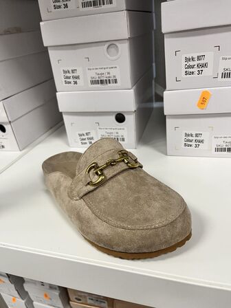 4 ks. Damesko i blandet størrelser 