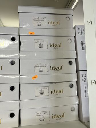 5 par støvler i blandet størrelser