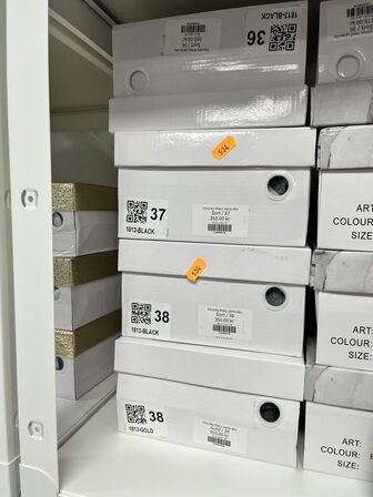 4 ks. Damesko i blandet størrelser 