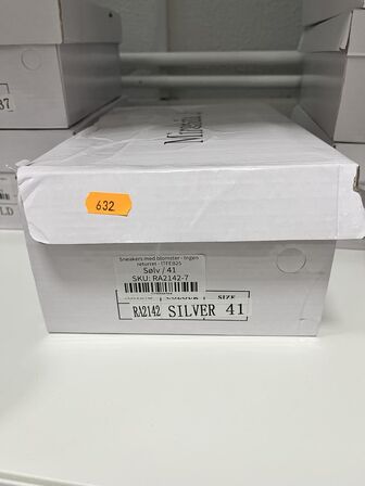 Damesko Sneakers m. Blomster str. 41