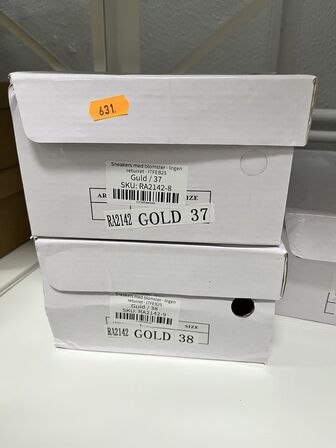 2 ks. Damesko i blandet størrelser