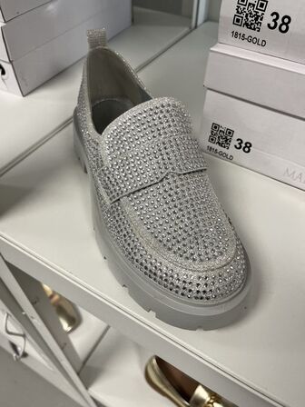 3 ks. Damesko i blandet størrelser