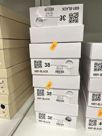 4 ks. Damesko i blandet størrelser 