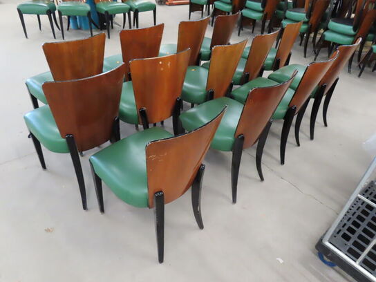 13 stk. Stole med træryg og grøn læder