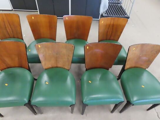 8 stk. Stole med træryg og grøn læder