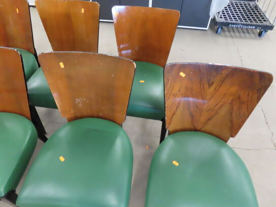 8 stk. Stole med træryg og grøn læder