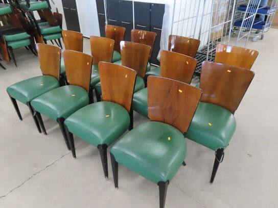 13 stk. Stole med træryg og grøn læder
