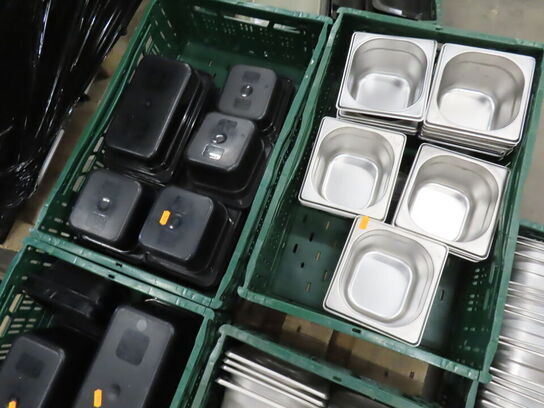 Blandede gastrobakker i stål og plast