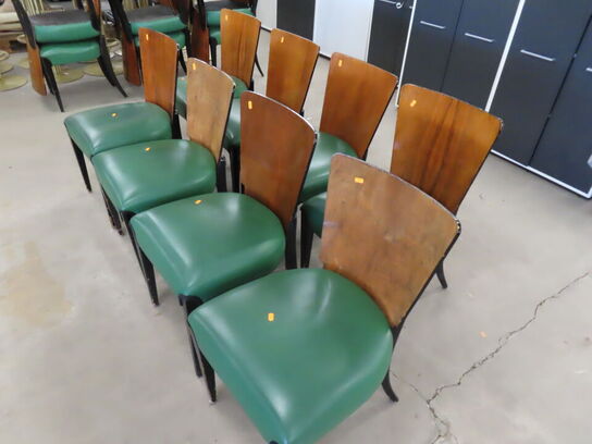 8 stk. Stole med træryg og grøn læder