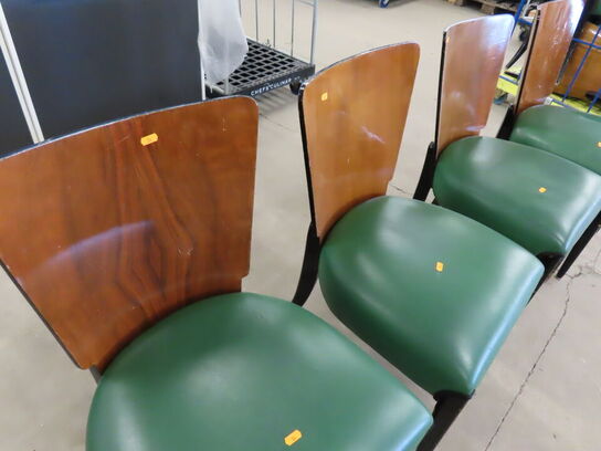 4 stk. Stole med træryg og grøn læder
