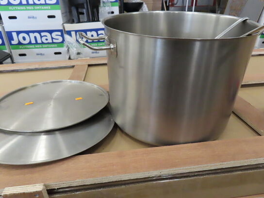 2 stk. gryder med låg. Og suppeskeer