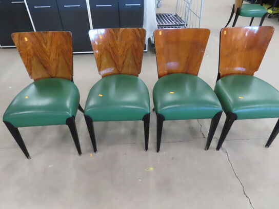 4 stk. Stole med træryg og grøn læder