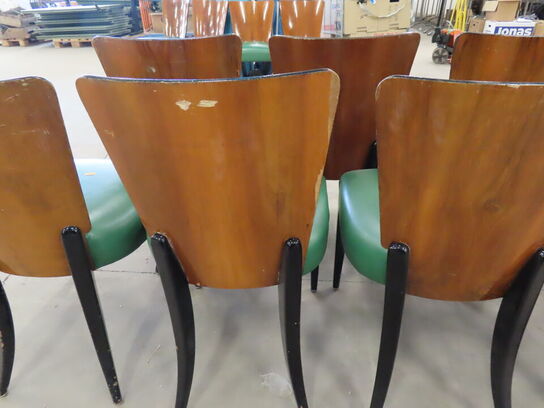 8 stk. Stole med træryg og grøn læder