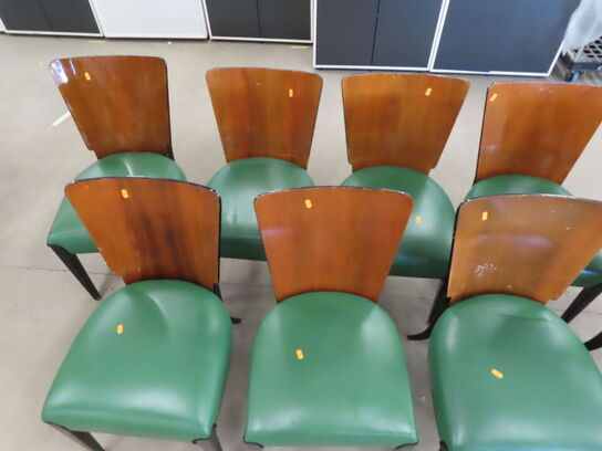 8 stk. Stole med træryg og grøn læder