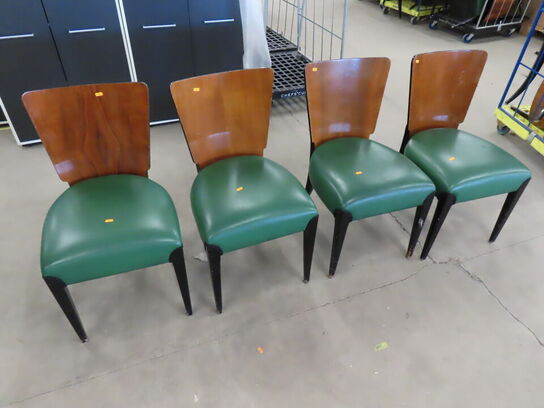 4 stk. Stole med træryg og grøn læder