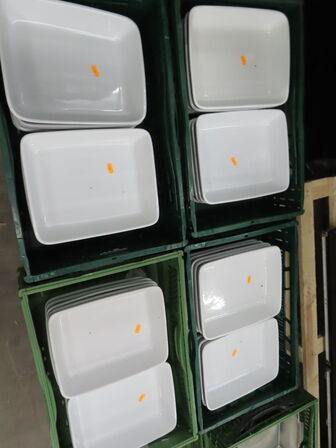 8 Kasser med serveringsfade