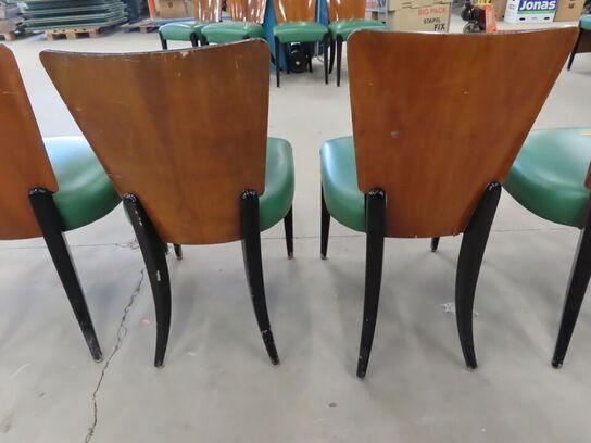 4 stk. Stole med træryg og grøn læder
