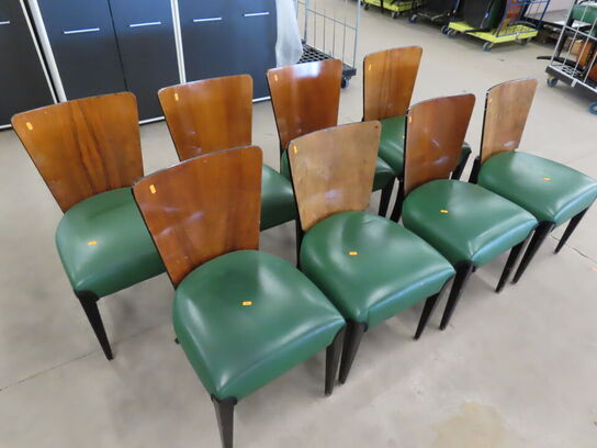 8 stk. Stole med træryg og grøn læder