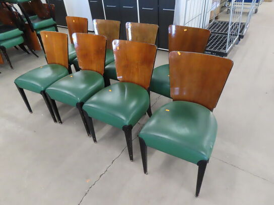 8 stk. Stole med træryg og grøn læder